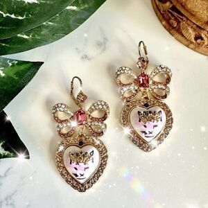 Cat Portrait Crystal Heart Baroque Style Gold Earrings Regency Vtg Style NEW